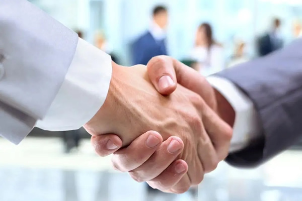 高頻誘導(dǎo)焊接機(jī)的工作原理及特點(diǎn)