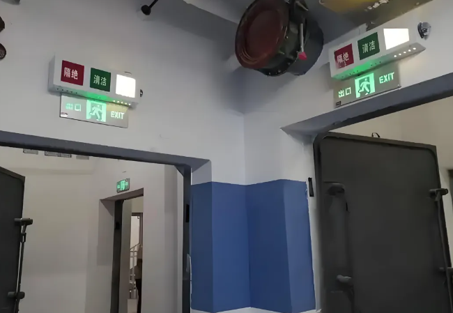 人防地下室戰時是否需要進行人員疏散?是否需要設置疏散指示標志燈?